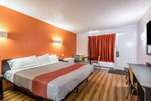 Postel nebo postele na pokoji v ubytování Motel 6-Schenectady, NY