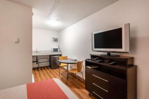 Gallery image of Motel 6-Kamloops, BC in Kamloops