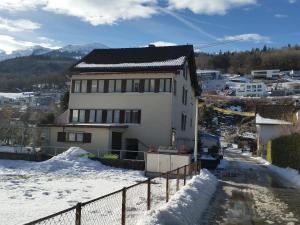 Pogled na planinu ili pogled na planinu iz apartmana