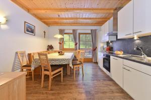 Kuchyň nebo kuchyňský kout v ubytování Villa Sole