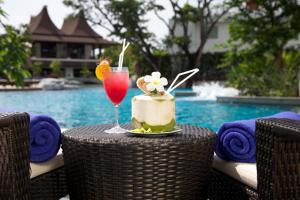 The Elements Krabi Resort - SHA Plus内部或周边的泳池