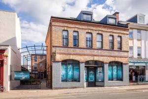 Gallery image of Elliot Oliver - Stylish 2 Bedroom Town Centre Apartment in Cheltenham