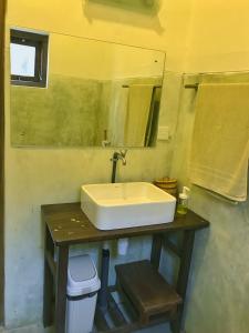 A bathroom at Gecko Restaurant & Rooms