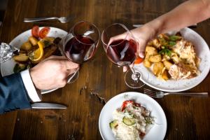 Jedlo v ubytovaní bed & breakfast alebo blízkom okolí
