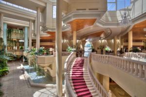 a view of the lobby of a hotel at Hasdrubal Prestige Thalassa & Spa Djerba in Triffa