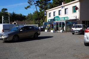 Afbeelding uit fotogalerij van Hotel Pinede in Saint-Jean-de-Monts +19 foto's