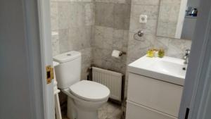 A bathroom at Cituspace Cuzco