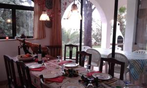 Restorāns vai citas vietas, kur ieturēt maltīti, naktsmītnē Quinta das Flores