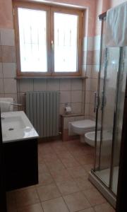 Łazienka w obiekcie AGRITURISMO NIZUR'IN