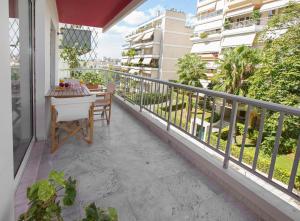 Balkoni atau teres di Familygroupflat