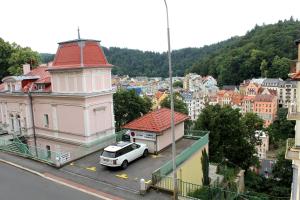 Výhľad na hory alebo výhľad na hory priamo z apartmánového hotela