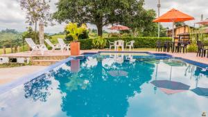 Afbeelding uit fotogalerij van Finca Hotel Cafetos in Montenegro