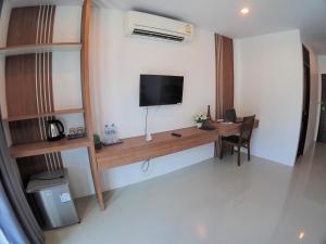 Televisyen dan/atau pusat hiburan di Pop-In Aonang