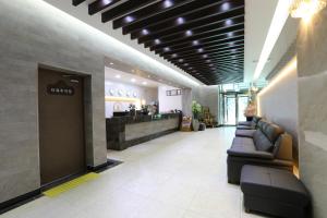 The lobby or reception area at Gwangju Empire Hotel