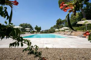 Bazén v ubytování Agriturismo Pometti - Fattoria La Selva nebo v jeho okolí