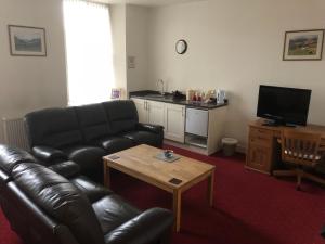 A seating area at Balmoral Hotel 