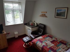 A seating area at Balmoral Hotel 