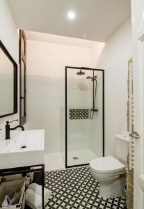 Un baño de Verdura Suites ArchSense Apartments