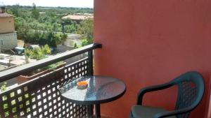 A balcony or terrace at Hostal Sant Roc