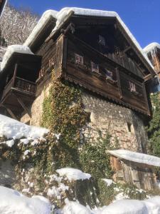 Gasthof Pension Grüner Anger durante el invierno