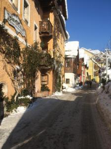 O edifício onde a casa de hóspedes está situado