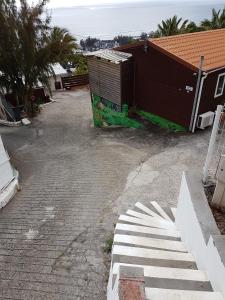 Budova, kde se chata nachází