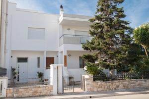 アルベロベッロにあるB&B Cenzinaの白家