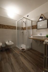 Koupelna v ubytování InGarda Rooms