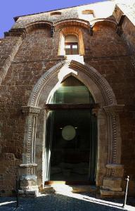 Framhlið eða inngangur Orvieto Templari Suite