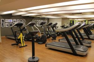 Fitness centrum a/nebo fitness zařízení v ubytování Tivoli Mofarrej São Paulo