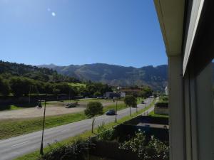 A general mountain view or a mountain view taken from Az apartmant