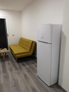 Η κουζίνα ή μικρή κουζίνα στο Apartamento la piedra viva 1 arinaga +15 φωτογραφίες