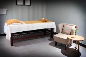 Postel nebo postele na pokoji v ubytování Muong Thanh Luxury Lang Son Hotel