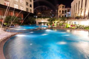 Bazén v ubytování Muong Thanh Luxury Lang Son Hotel nebo v jeho okolí
