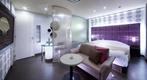 Кровать или кровати в номере Hotel Glow Yokkaichi (Adult Only)