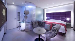 Кровать или кровати в номере Hotel Glow Yokkaichi (Adult Only)