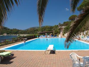 Бассейн в Hotel Capo Sud или поблизости
