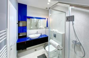 Et badeværelse på Lofty apartments + 37 billeder