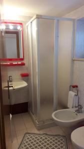 Koupelna v ubytování Hotel Edelweiss