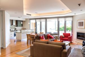 Χώρος καθιστικού στο Constellation Apartments