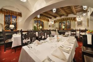 Restaurace v ubytování Hotel U 3 Pstrosu