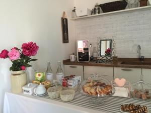 Jedlo v ubytovaní bed & breakfast alebo blízkom okolí