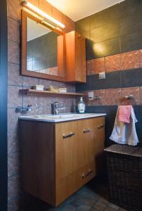 A kitchen or kitchenette at Serenity Villa-1st floor-Sea view- sea 150m away