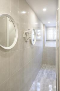 Ένα μπάνιο στο 4U Lisbon VI Guesthouse Airport