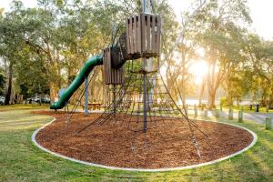 Ο χώρος παιχνιδιού για παιδιά στο Woolgoolga Lakeside Holiday Park