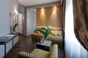 A seating area at Hotel Mozart