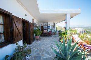 Μπαλκόνι ή βεράντα στο Goddess Artemis Balcony Apartment Near Athens Airport +31 φωτογραφίες