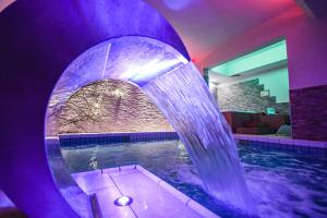 Bazén v ubytovaní Hotel Oliveto alebo v jeho blízkosti
