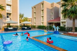 Bazén v ubytování Boudl Gardenia Resort nebo v jeho okolí