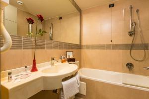 Koupelna v ubytování Ardeatina Park Hotel